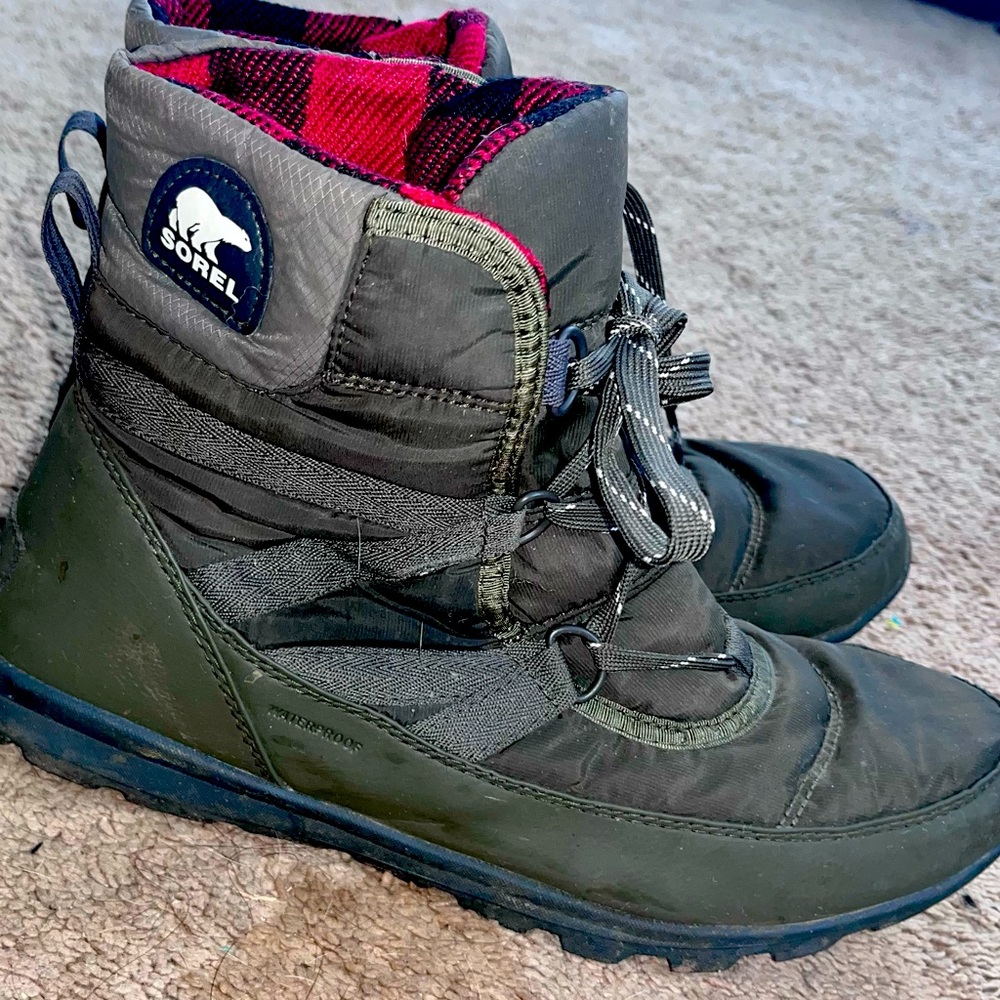 Women’s size 11 SOREL shoes